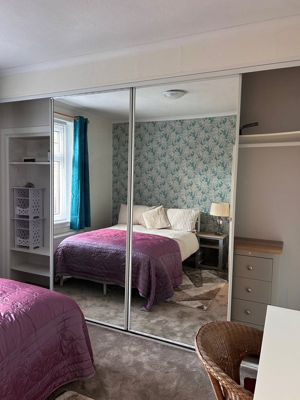Photo 1: Bedroom