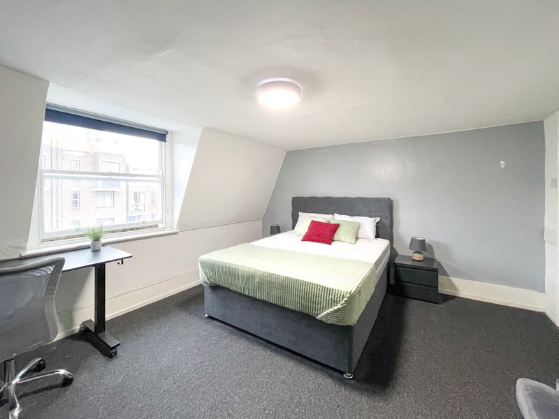 Photo 1: Room 1 - Third floor