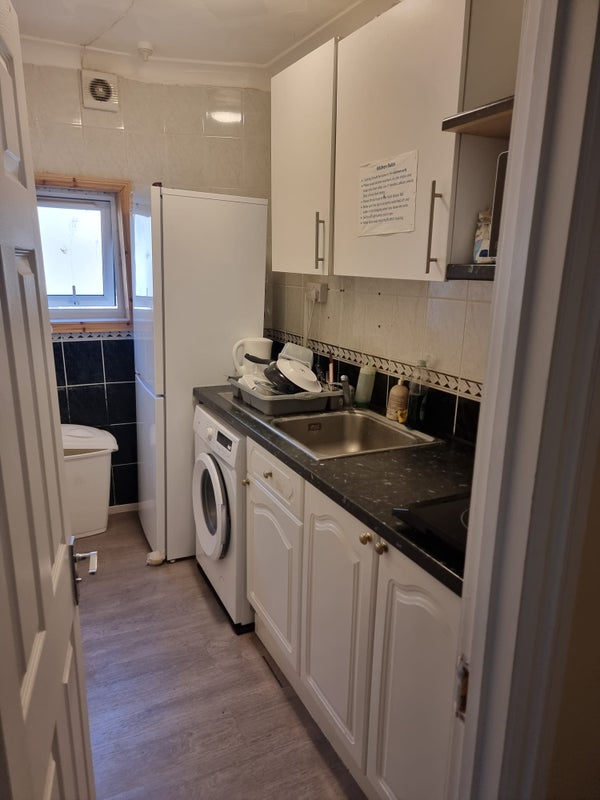Photo 1: Kitchen-1