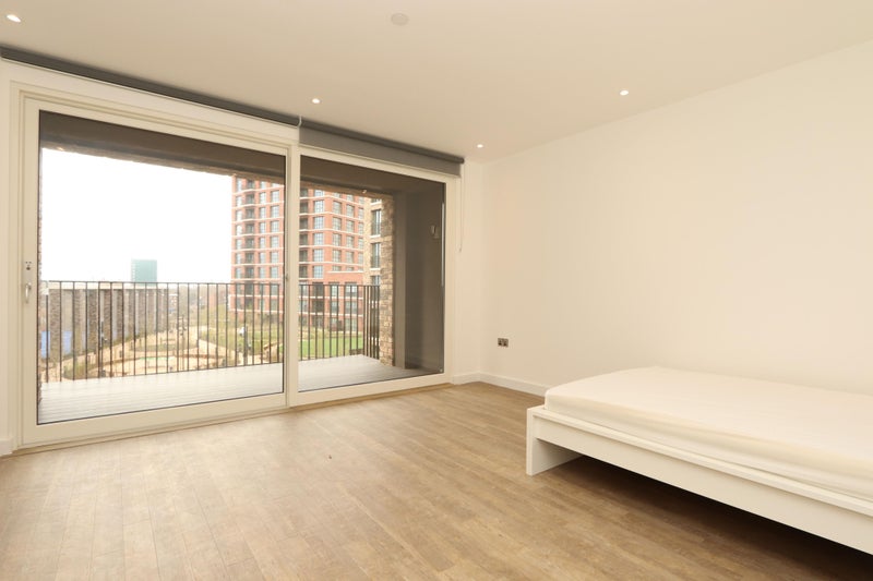Photo 1:  Room 1: £380 per week - Double room couples are welcome with balcony - £1,646 per month