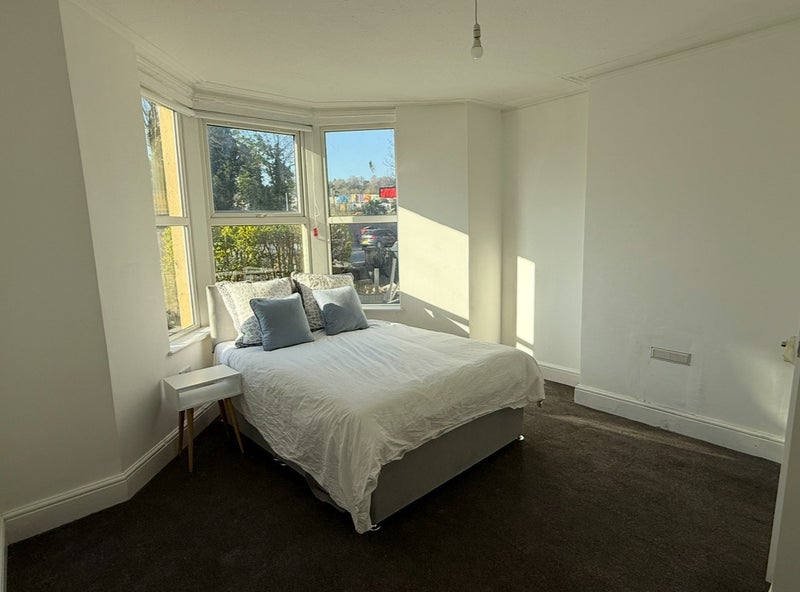 Photo 1: Room 1