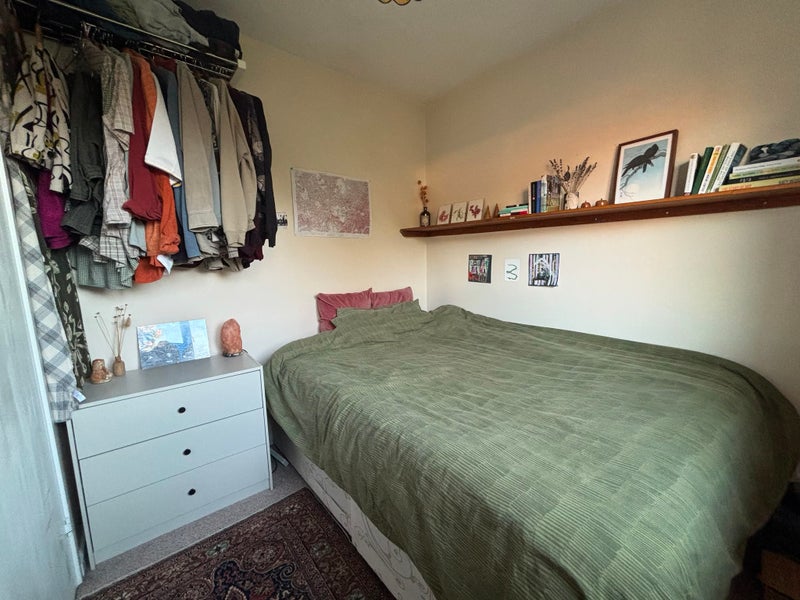 Photo 1: Bedroom