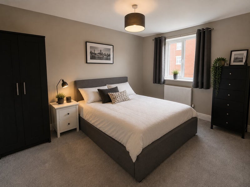 Photo 1: En Suite Bedroom