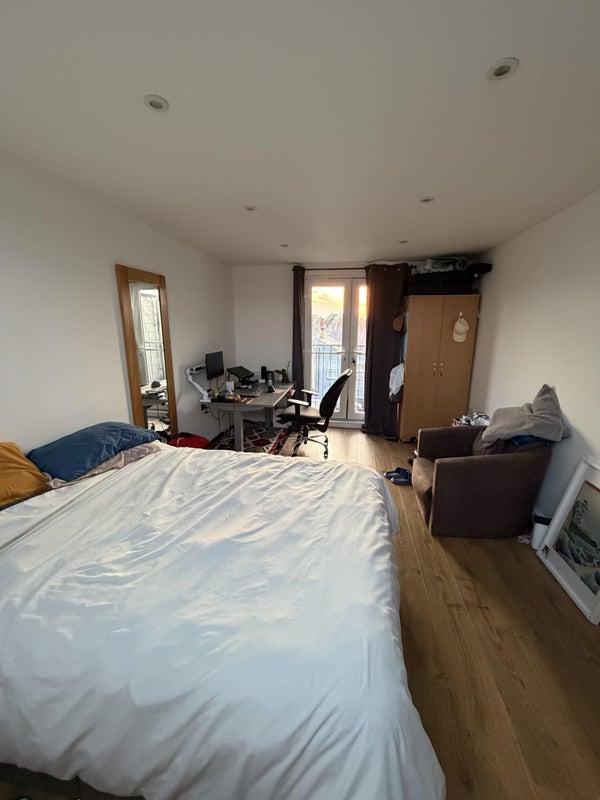 Photo 1: Double Room