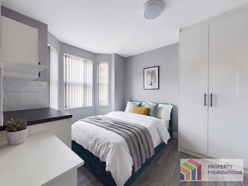 Photo 1: Room A