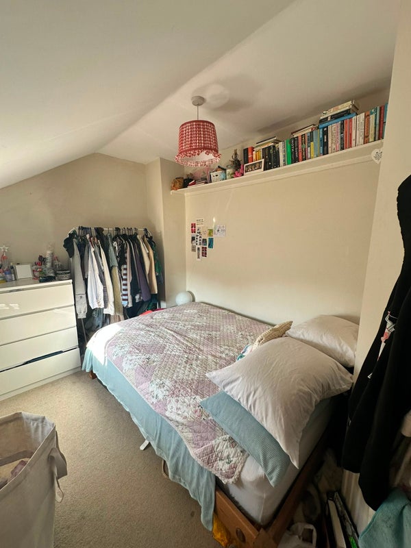Photo 1: Bedroom