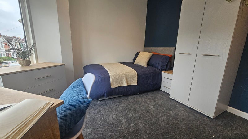 Apartment in Portsmouth, North End - View 2