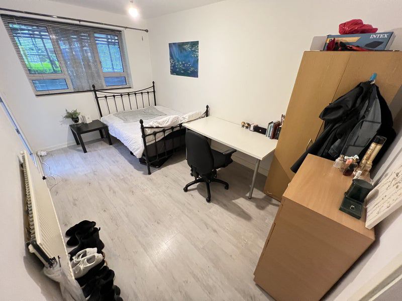 Photo 1: Room 2: £300pw with all bills included