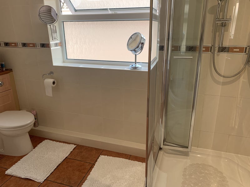Photo 1: Bathroom