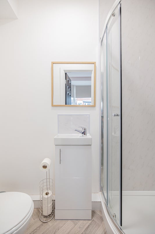Photo 1: Example ensuite