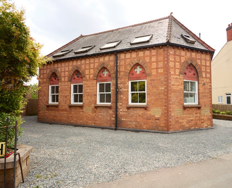 Photo 1: Approach to the property