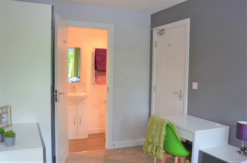 Apartment in Surrey Heath, Frimley - View 4