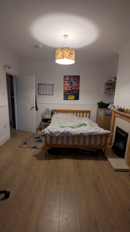 Photo 1: Bed room