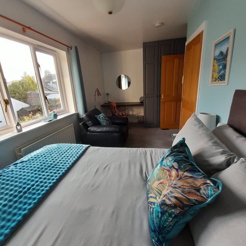 Photo 1: Beautiful double ensuite room available now