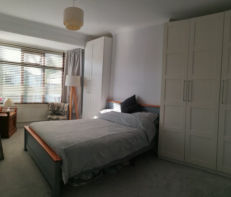 Photo 1: Front Bedroom