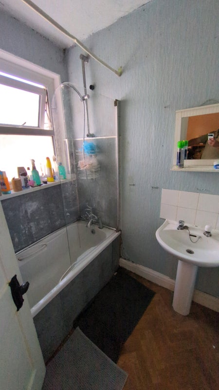 Single room close to Bridgend centre - View 2