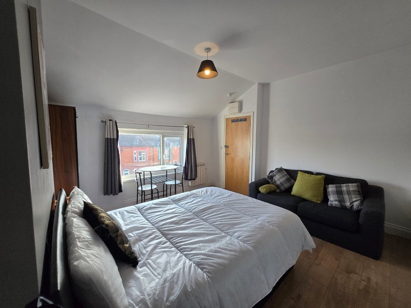 Apartment in Northampton, Spencer - View 2