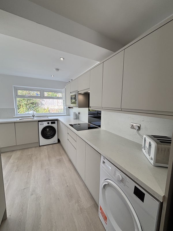 Apartment in Stoke on Trent, Penkhull - View 6