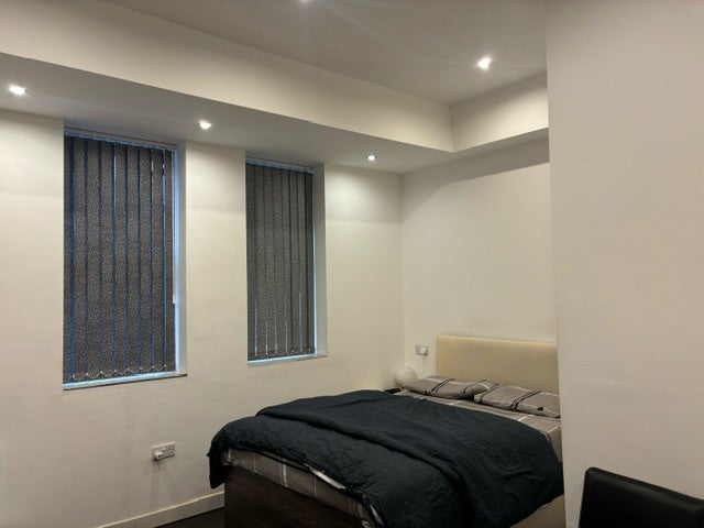 Photo 1: Spacious bedroom / Large window x 2 / Bright and airy bedroom