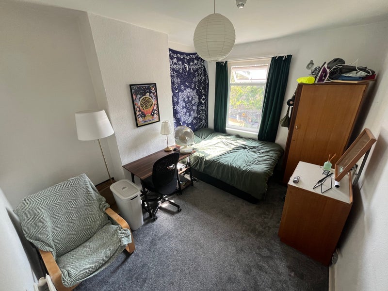 Photo 1: Double Bedroom