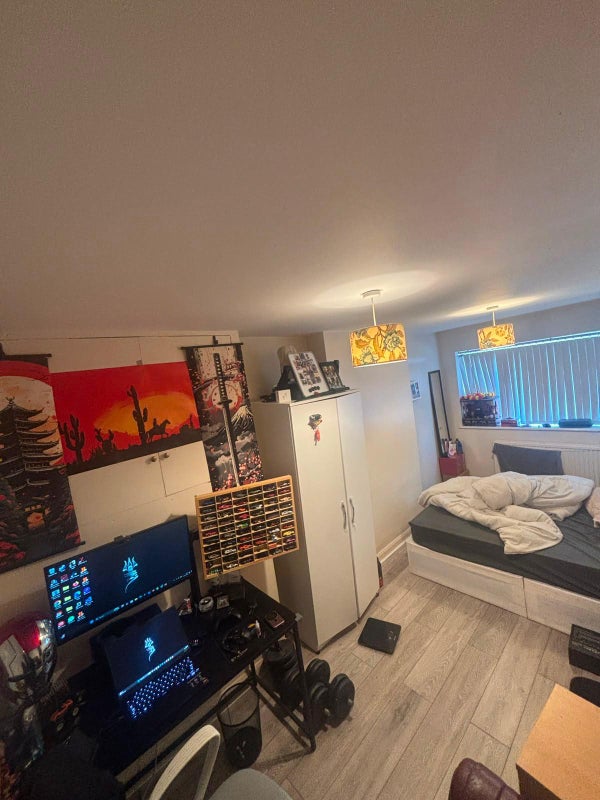 Photo 1