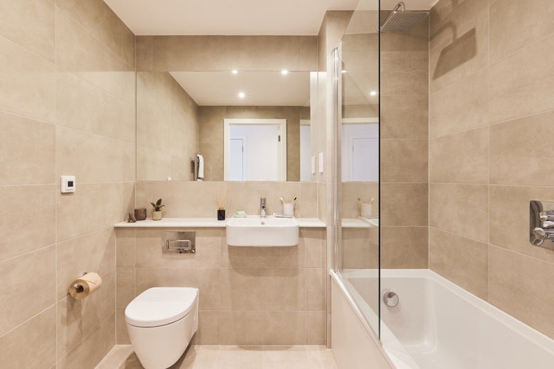 Photo 1: Bathroom (not an ensuite but private and large)