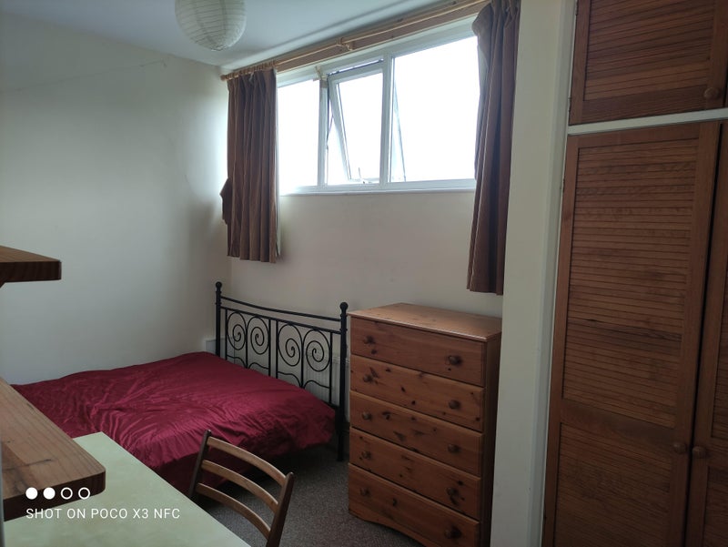 Photo 1: Room