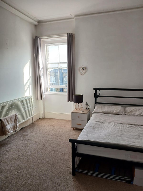 Photo 1: Bedroom