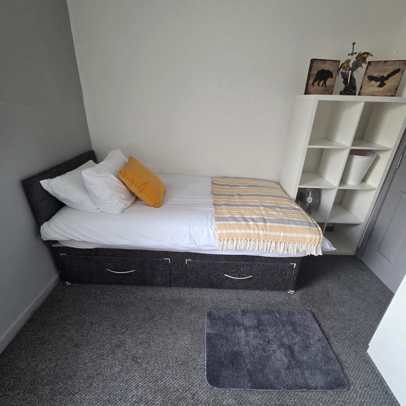 Apartment in Barnsley, Kingstone, South Yorkshire - View 2