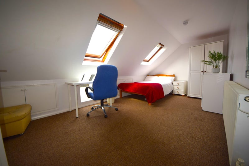 Photo 1: Bedroom Photo 1
