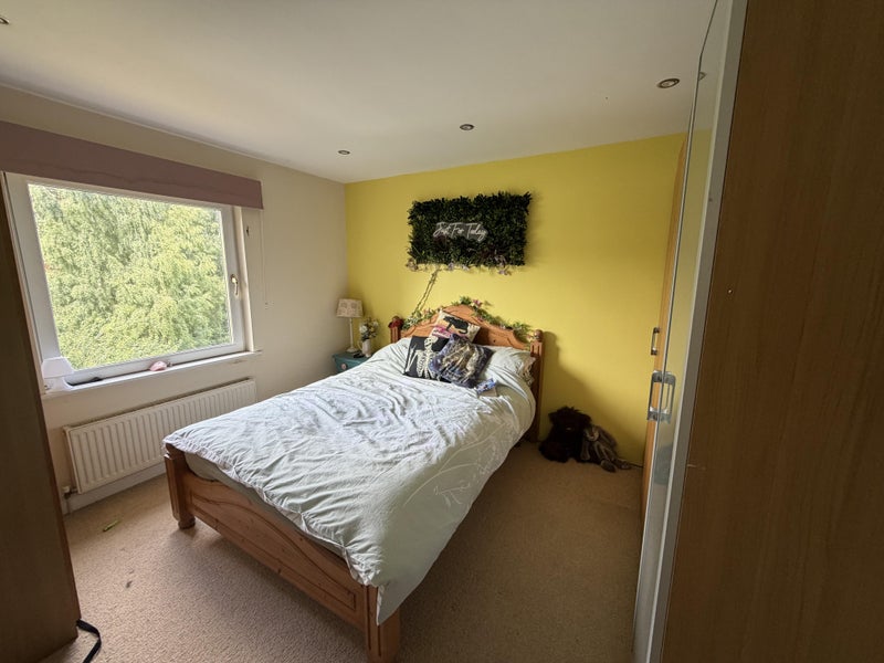 Photo 1: Bedroom for rent