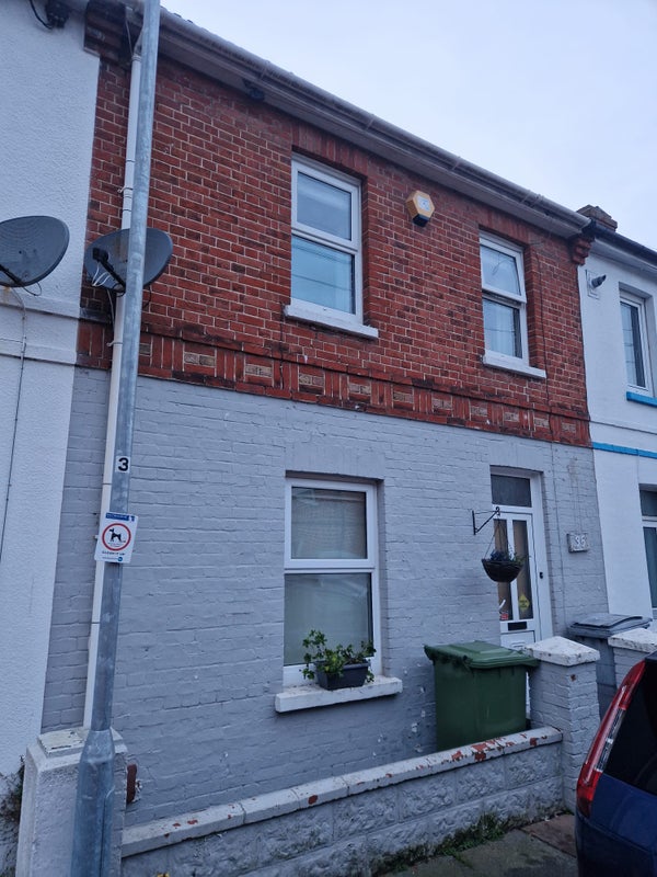 Photo 1: Front of house 