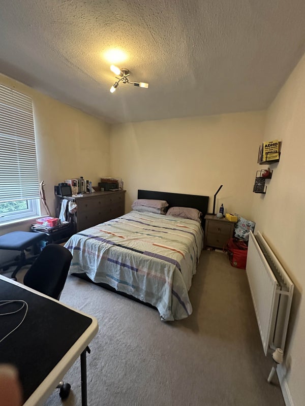 Photo 1: Bedroom