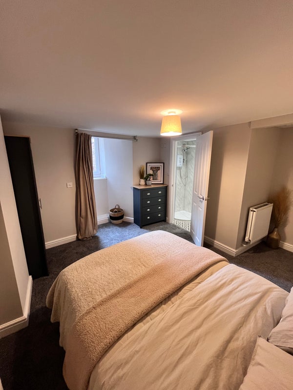 Apartment in Barnsley, South Yorkshire - More