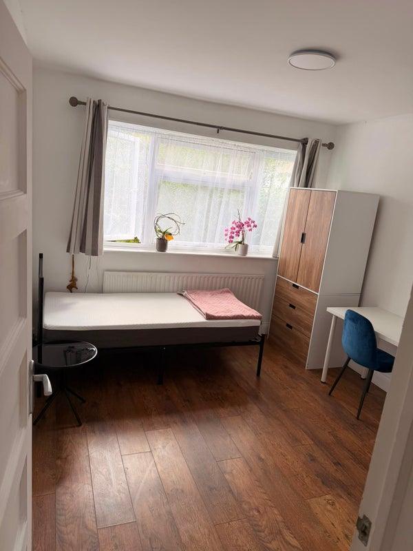 Photo 1: Double Room