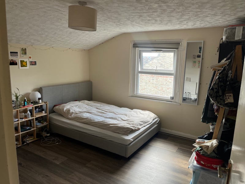 Photo 1: Bedroom