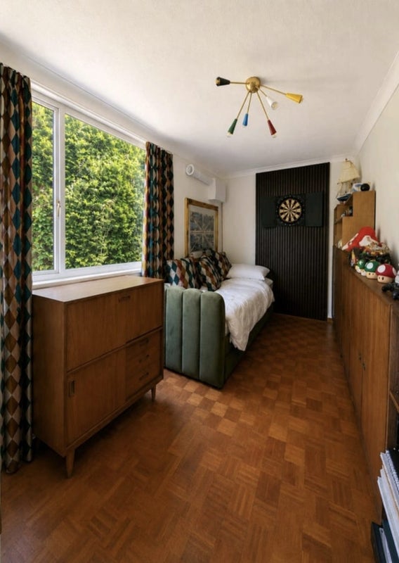 Photo 1: Room for rent