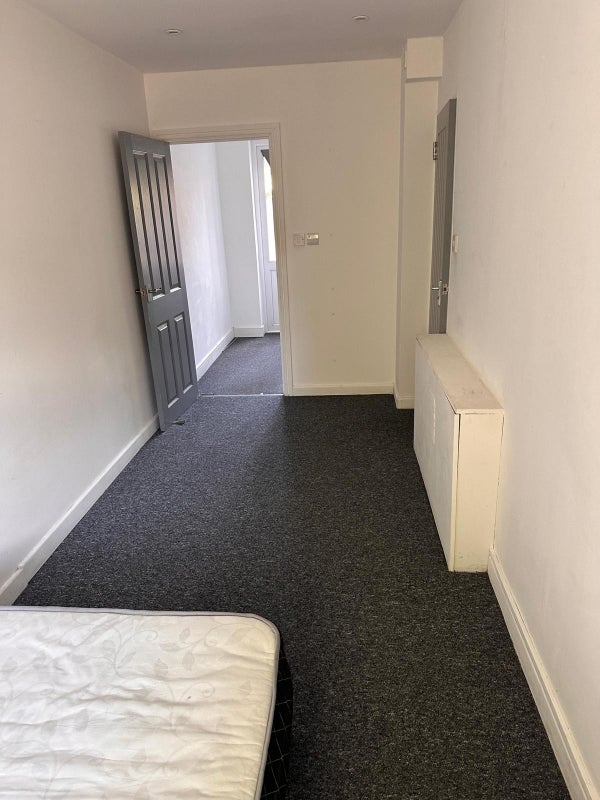 Apartment in Oxford, Littlemore - View 4