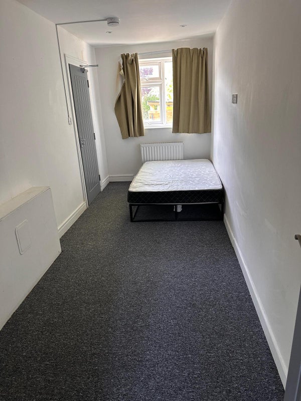 Apartment in Oxford, Littlemore - More