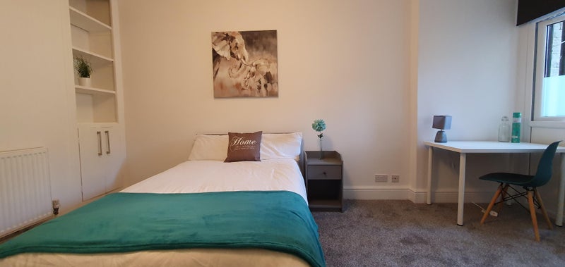 Photo 1: Lovely room, available early Oct 2026