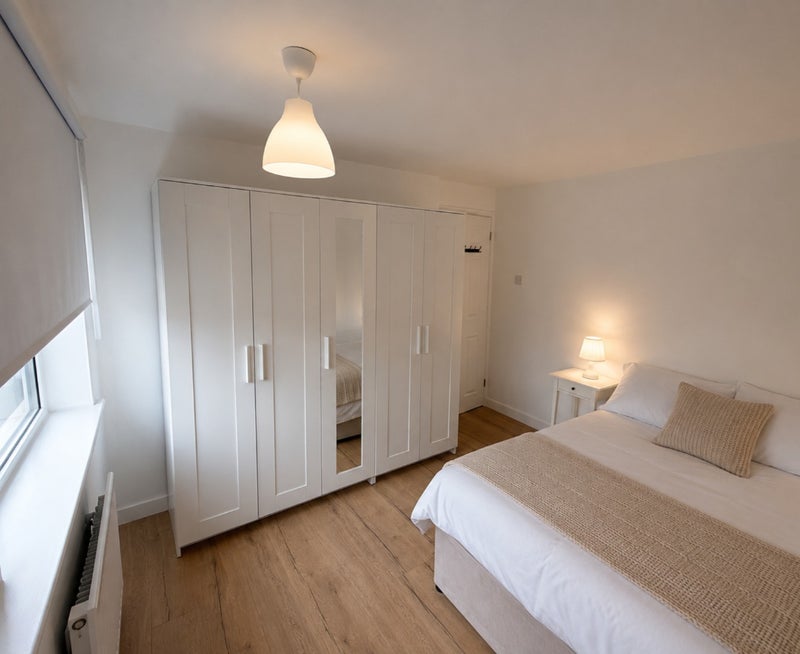 Photo 1: Room 1 