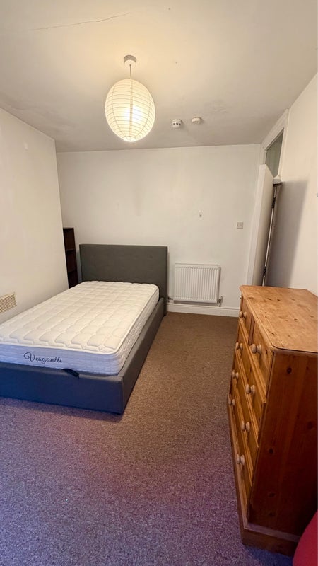 Apartment in Bristol, Tyndall's Park, Clifton - View 4