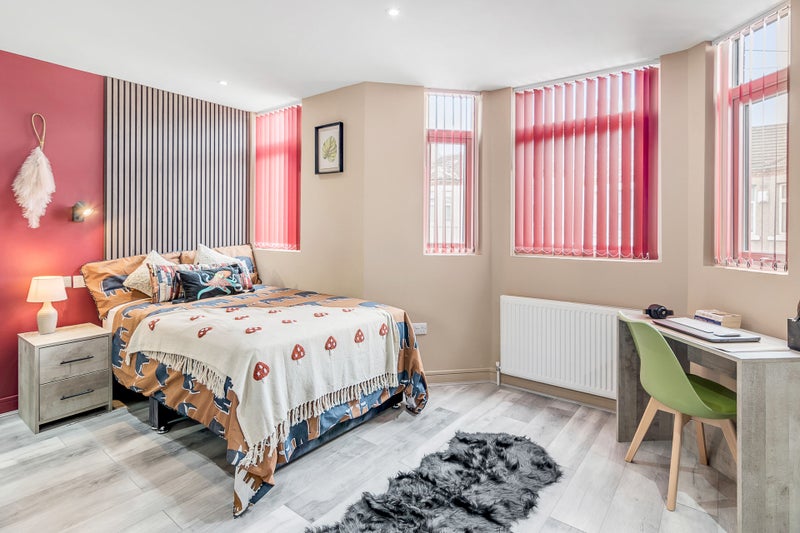 Photo 1: Studio Room 2 £760pcm