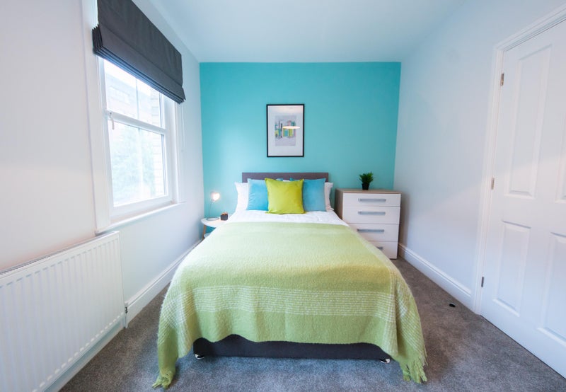 Photo 1: Room 5
