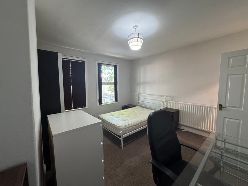 single/double in Sheffield (S10), Sheffield