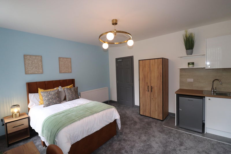 Photo 1: Room 5 