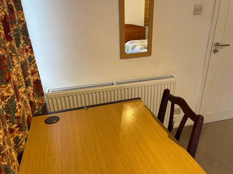 Beautiful Refurbished Double Room â All Bills Inc - View 2