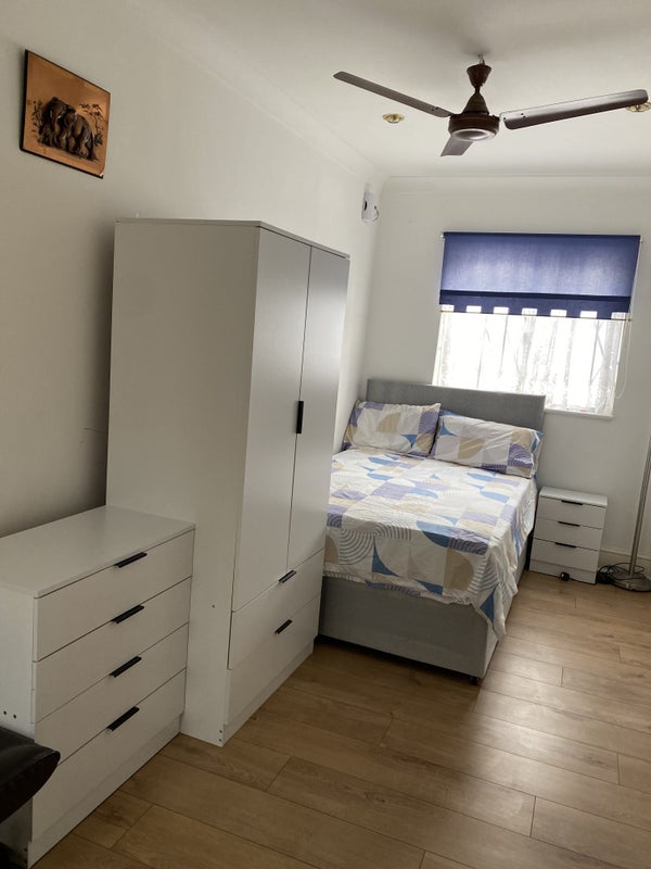 Photo 1: Bedroom 