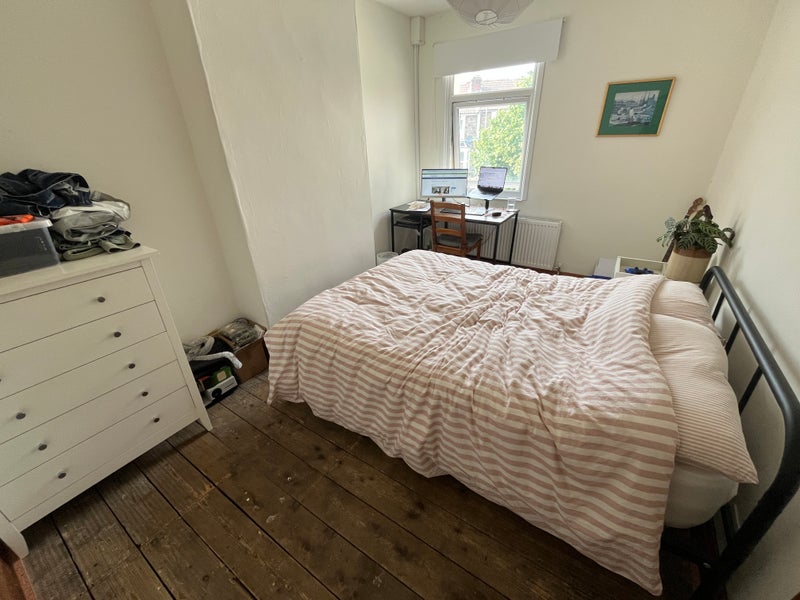 Photo 1: Bedroom
