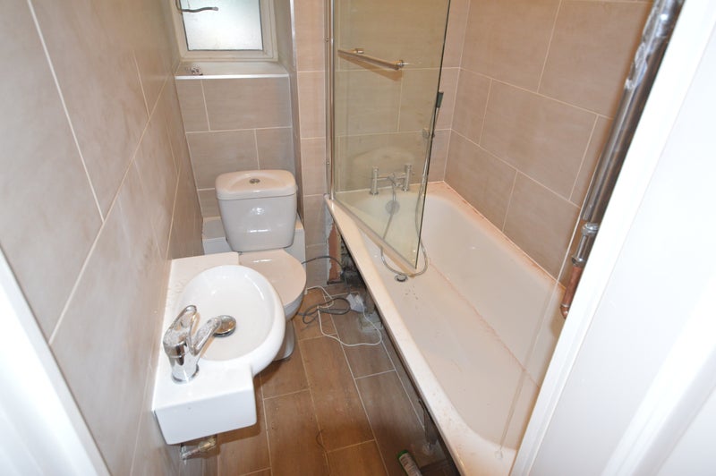Photo 1: Bedroom 
